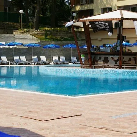Nikea Park Apartment